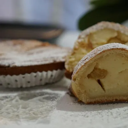 Elegance Bed & Breakfast 4*