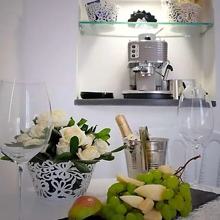 فندق مبيت وإفطار Elegance 4*