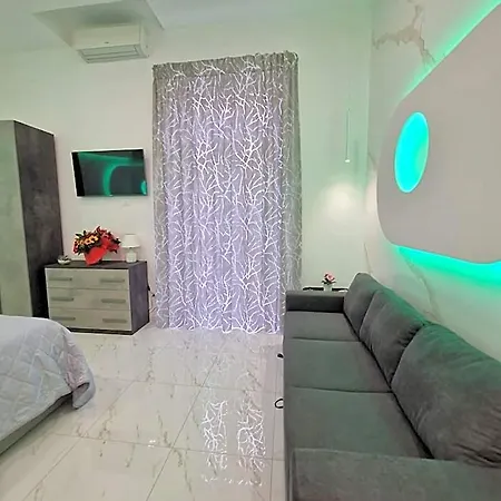 Elegance 4*