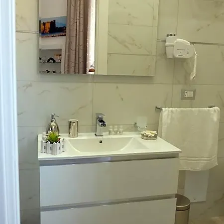 Elegance 4* Neapol