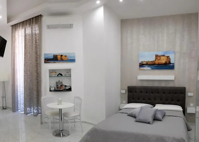 לינה וארוחת בוקר Elegance 4*