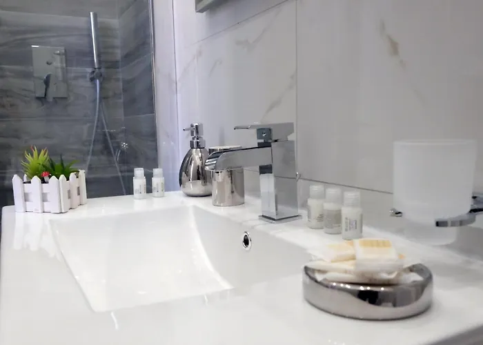 Elegance לינה וארוחת בוקר נאפולי