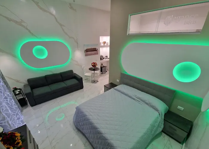 לינה וארוחת בוקר Elegance נאפולי