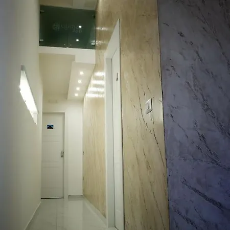 Elegance Oda ve Kahvaltı 4*